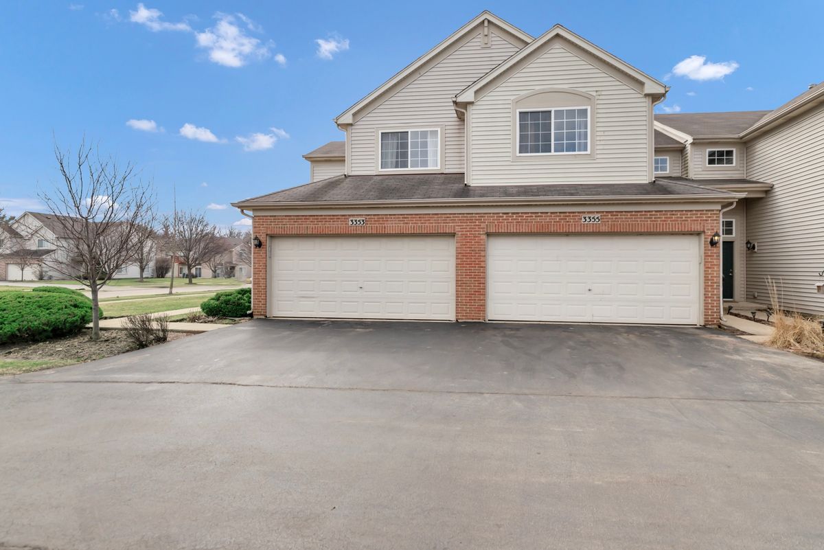 3355 Blue Ridge Drive, Carpentersville, IL 60110