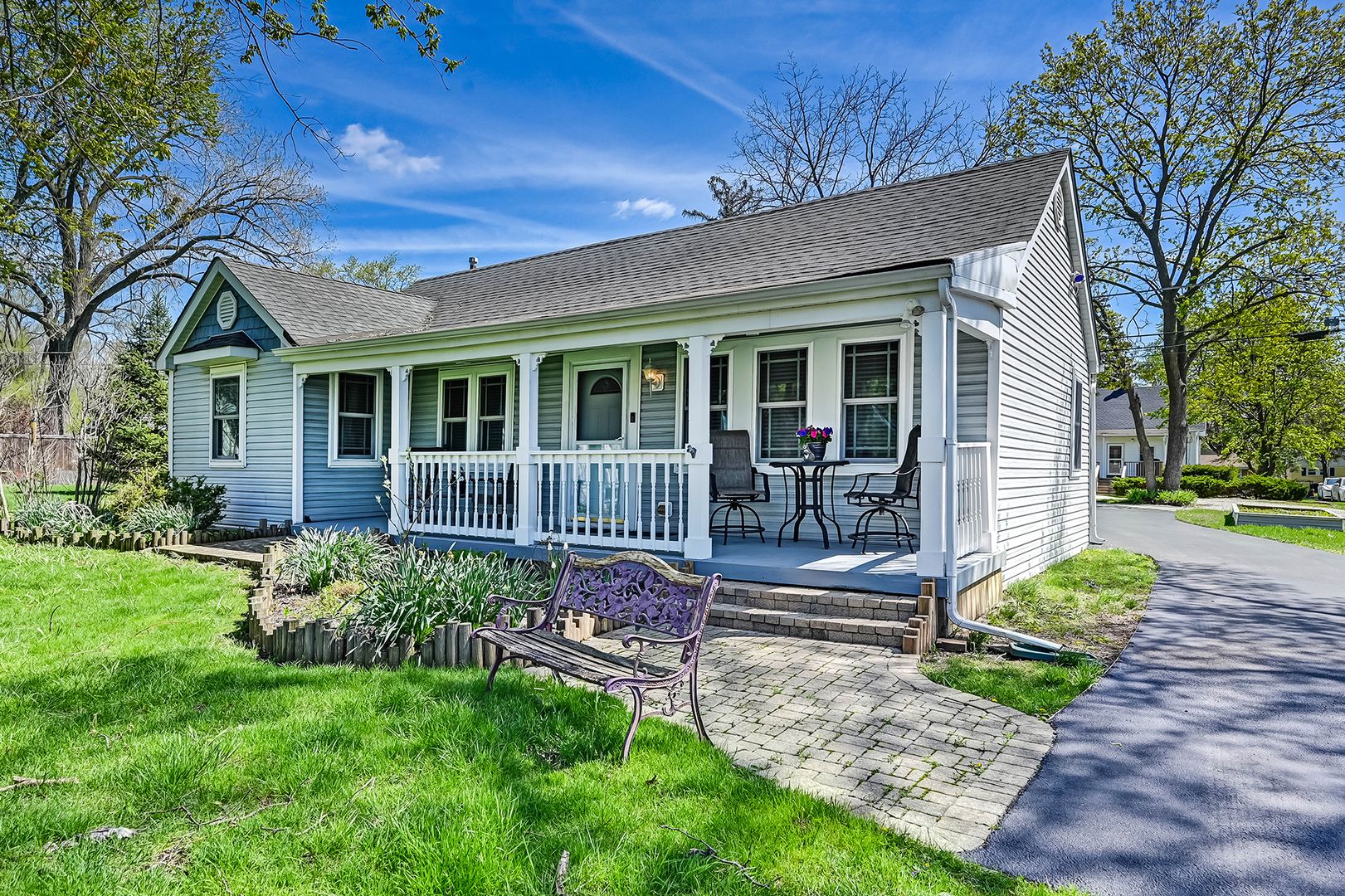 223 S Grant Street — Westmont, IL 60559