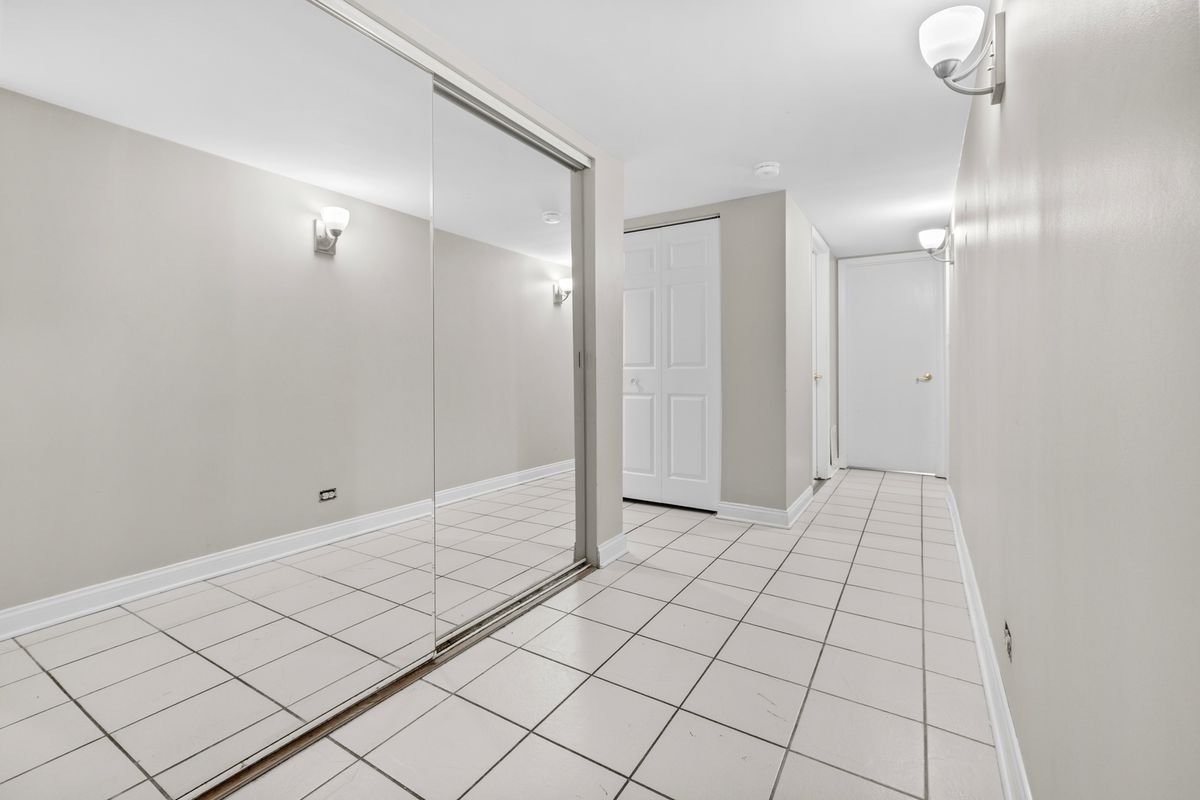 375 Plum Creek Drive #312, Wheeling, IL 60090