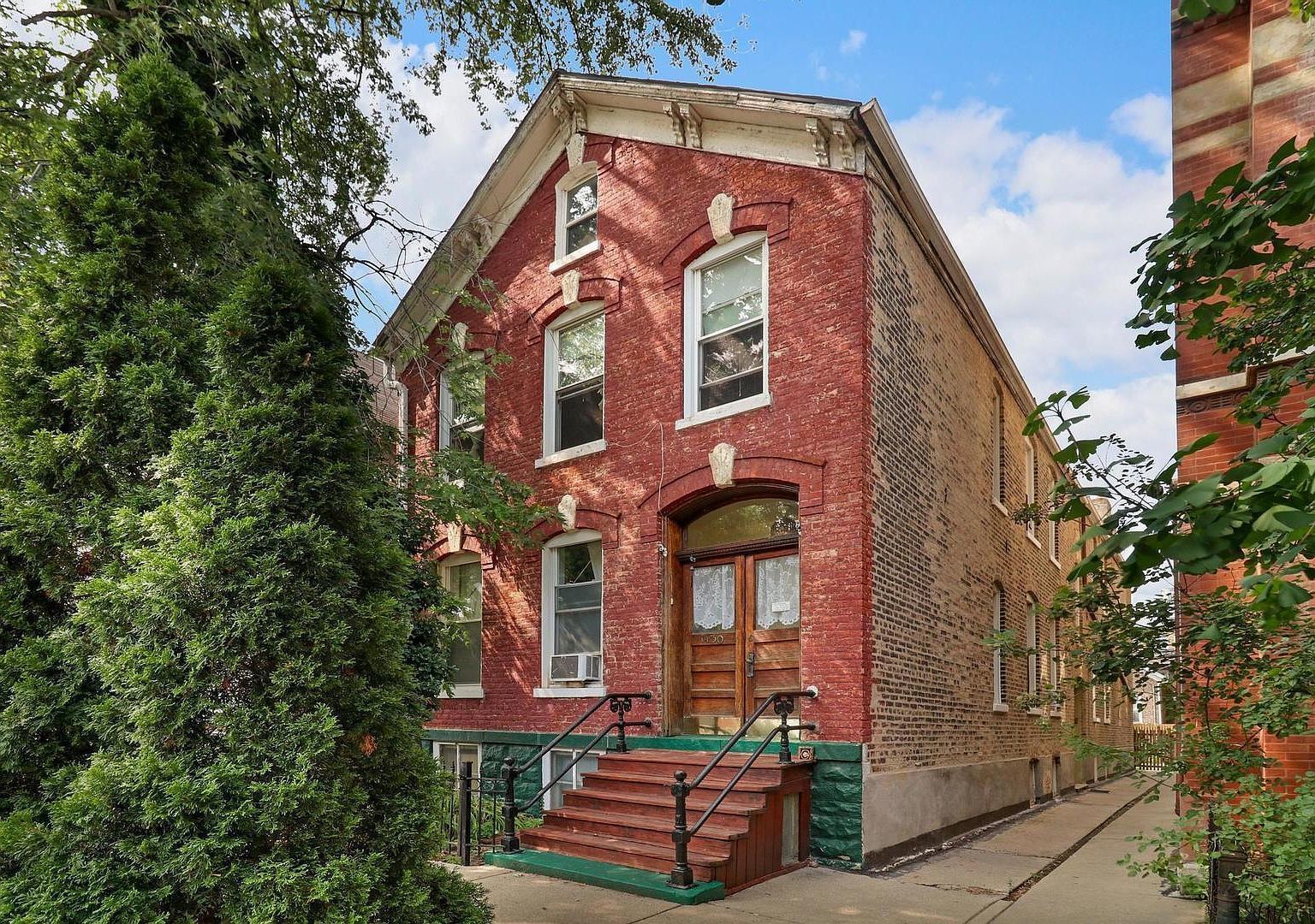 1430 W Superior Street #2R — Chicago, IL 60642
