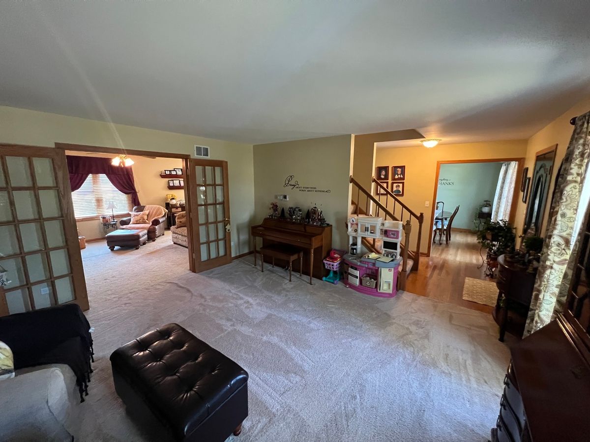 26704 S Overland Drive, Channahon, IL 60410
