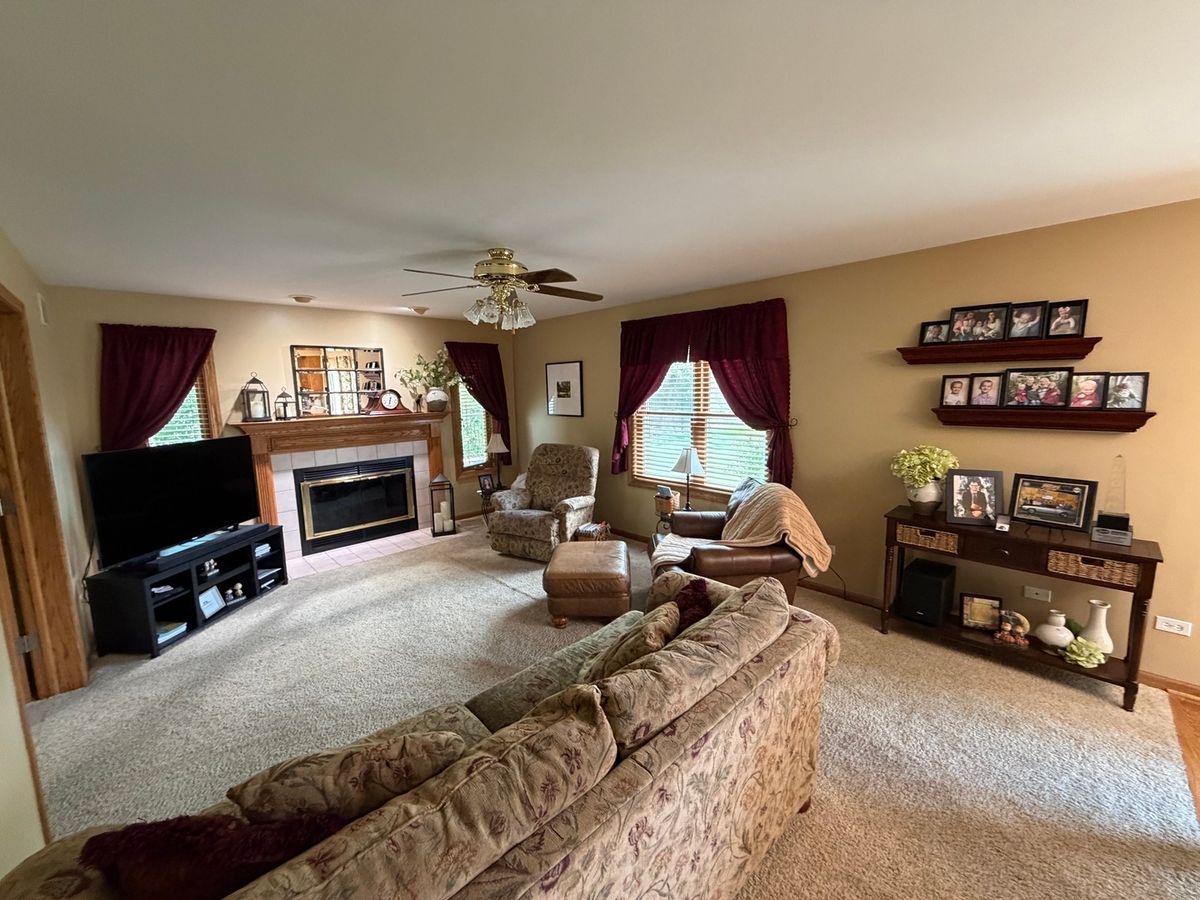 26704 S Overland Drive, Channahon, IL 60410