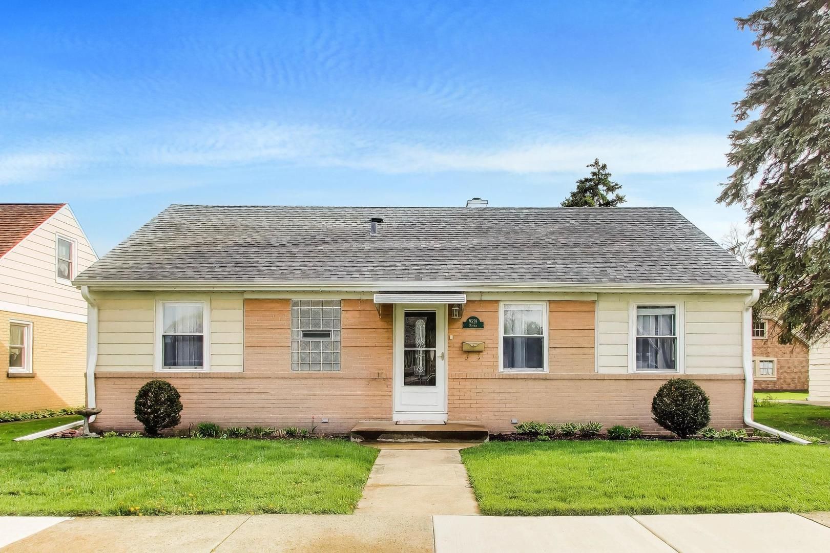 9529 Monroe Avenue — Brookfield, IL 60513
