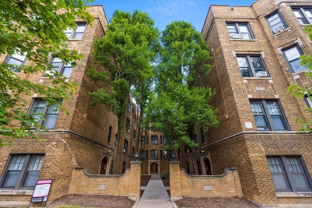 3600 Claremont Avenue — Chicago, IL 60618