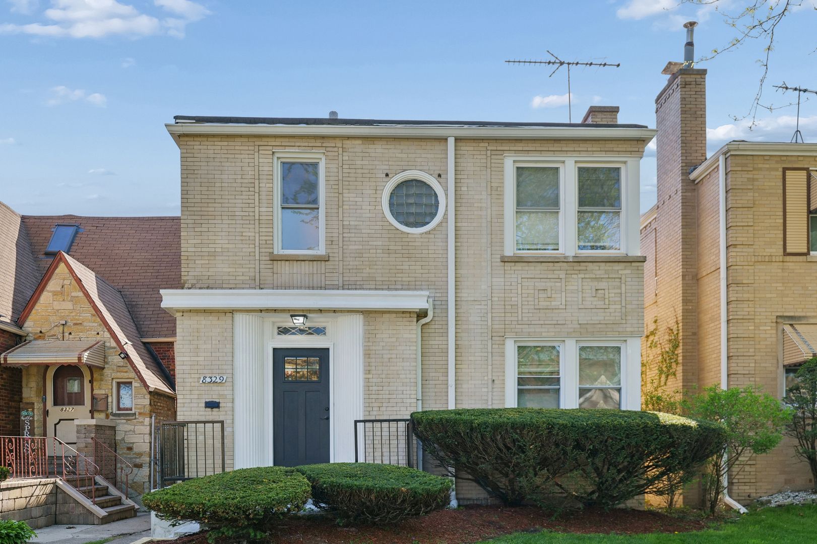 8329 S Vernon Avenue — Chicago, IL 60619