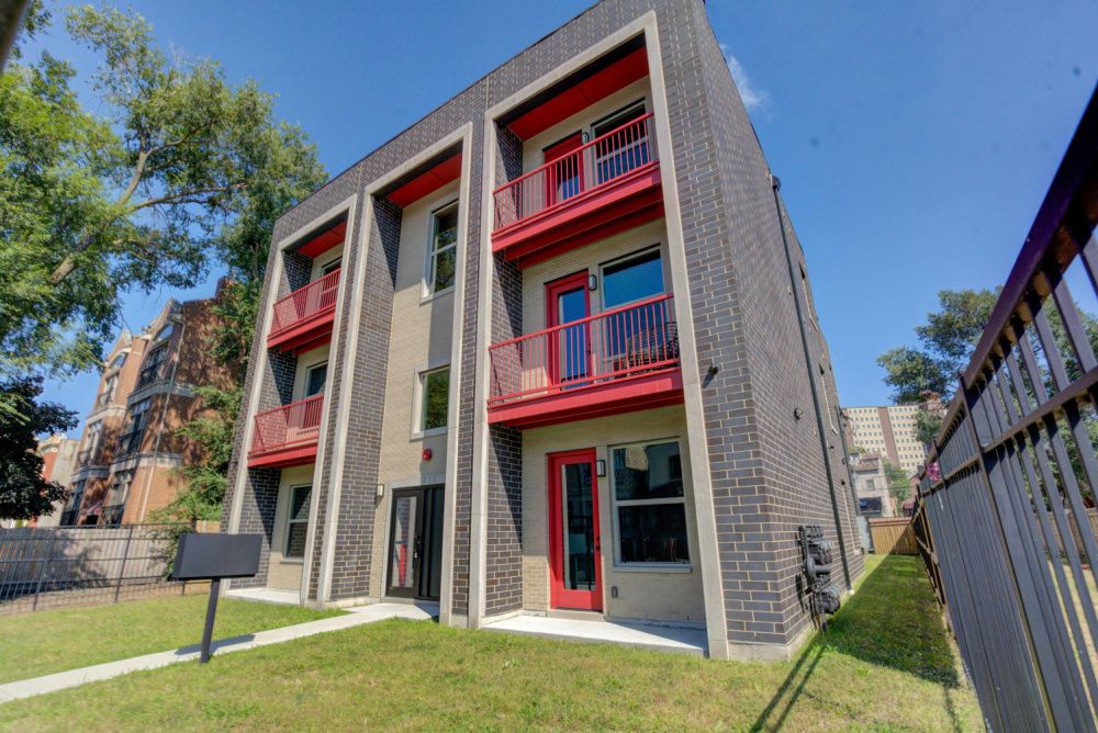 4235 Champlain Avenue, Chicago, IL 60653