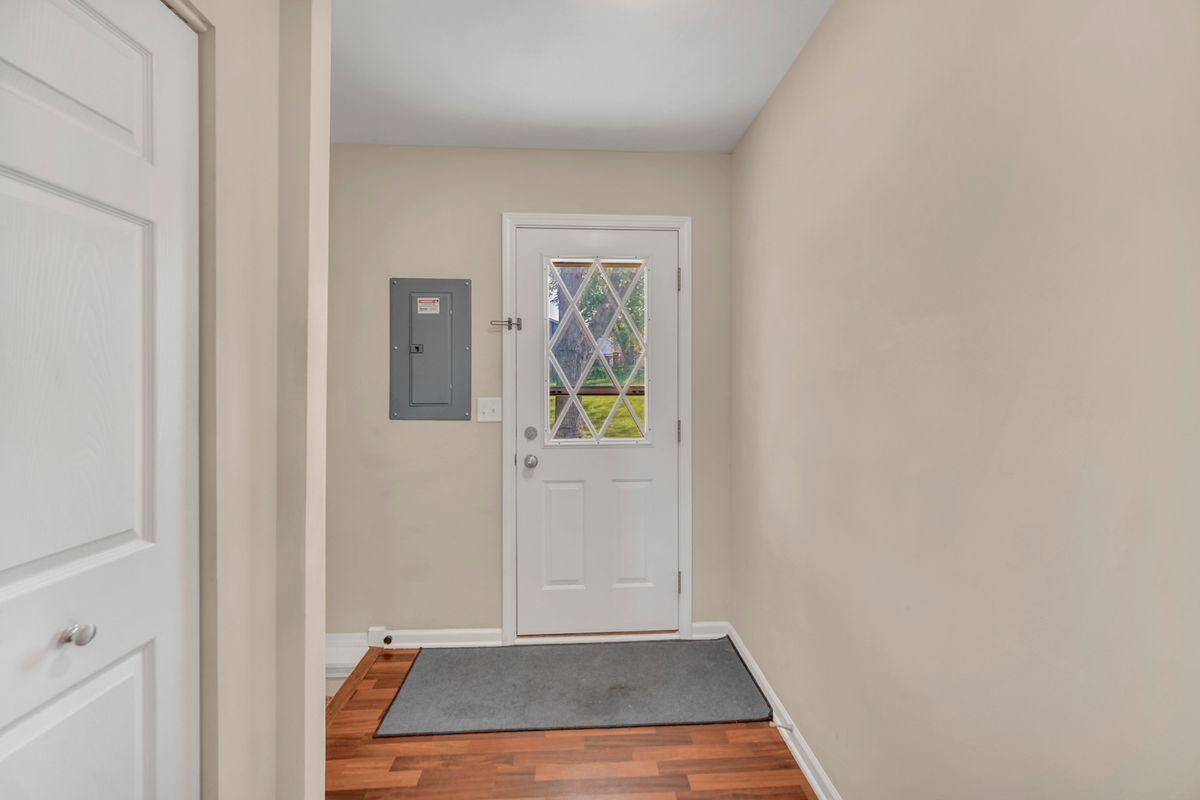137 Birchwood Road, Carpentersville, IL 60110