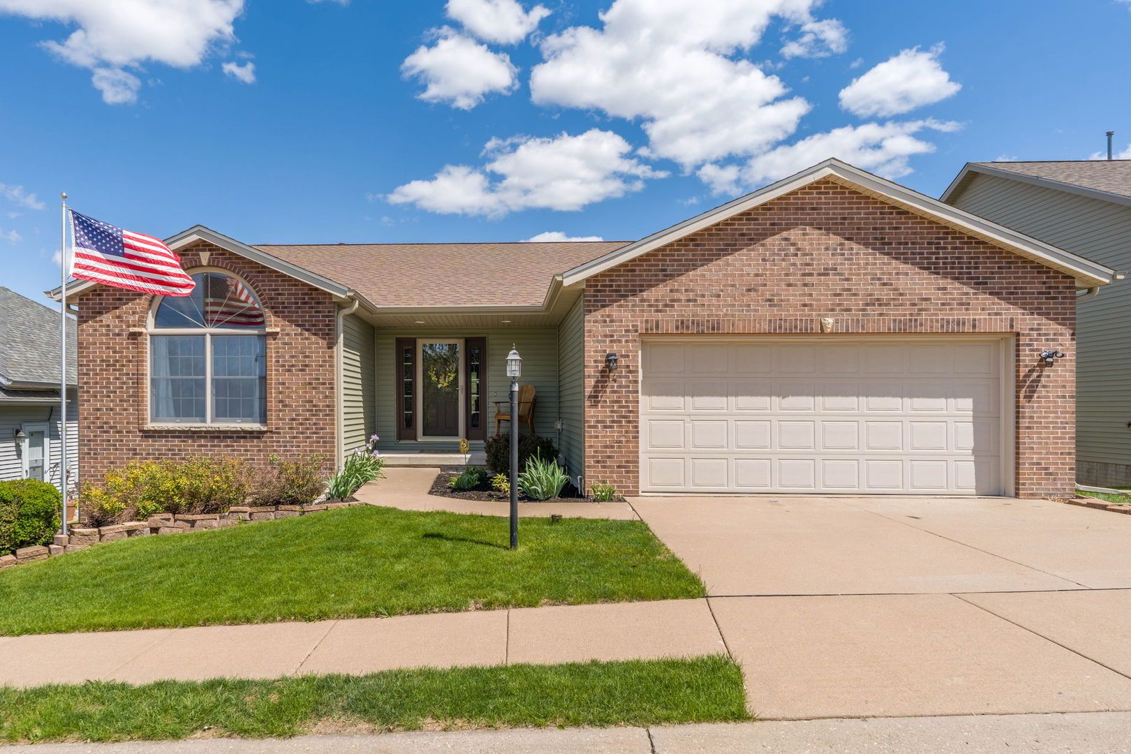 14 Hidden Valley Circle — Davenport, IA 52804