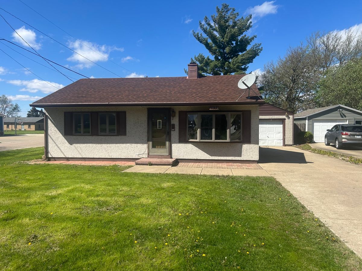 2939 7th Street, Peru, IL 61354