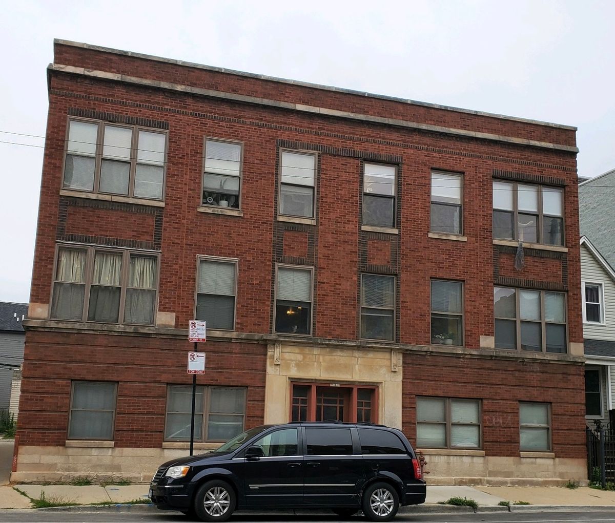 3320 Diversey Avenue, Chicago, IL 60647