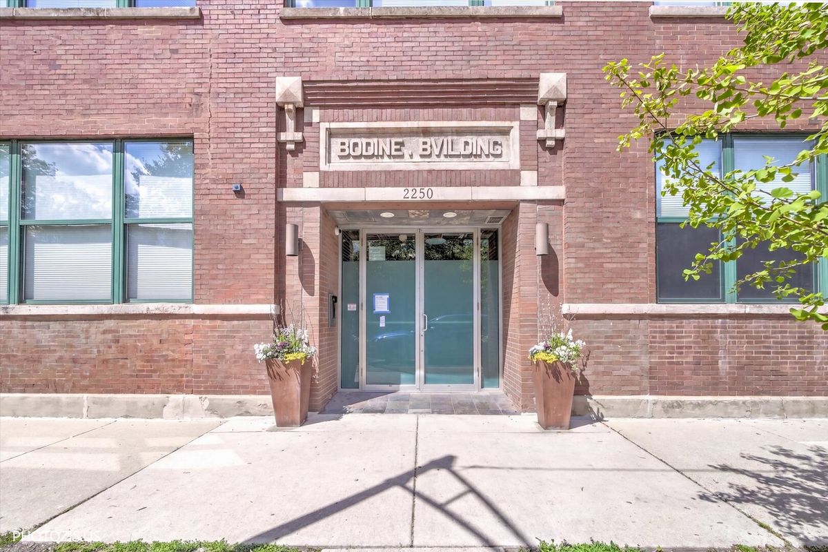 2250 Ohio Street, Chicago, IL 60612