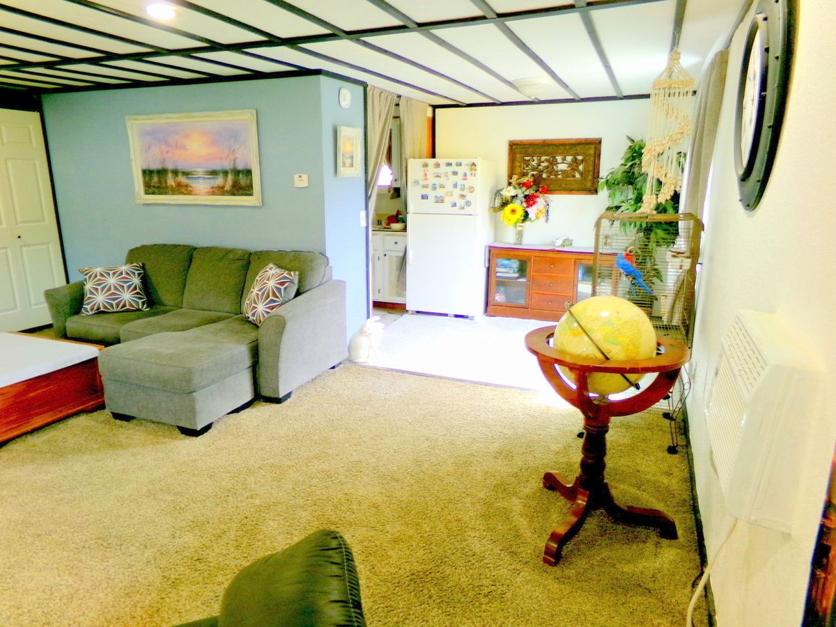 1104 VAN BUREN Avenue, Sandoval, IL 62882