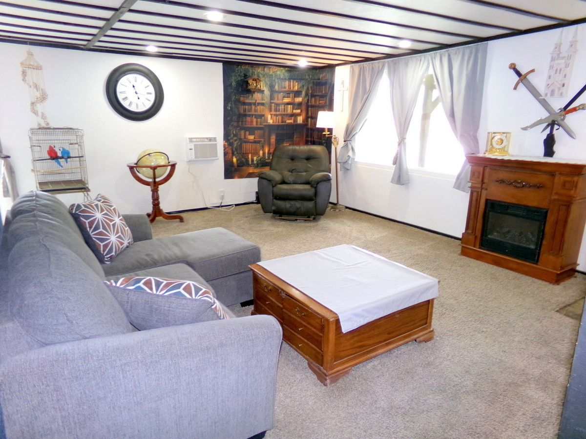 1104 VAN BUREN Avenue, Sandoval, IL 62882