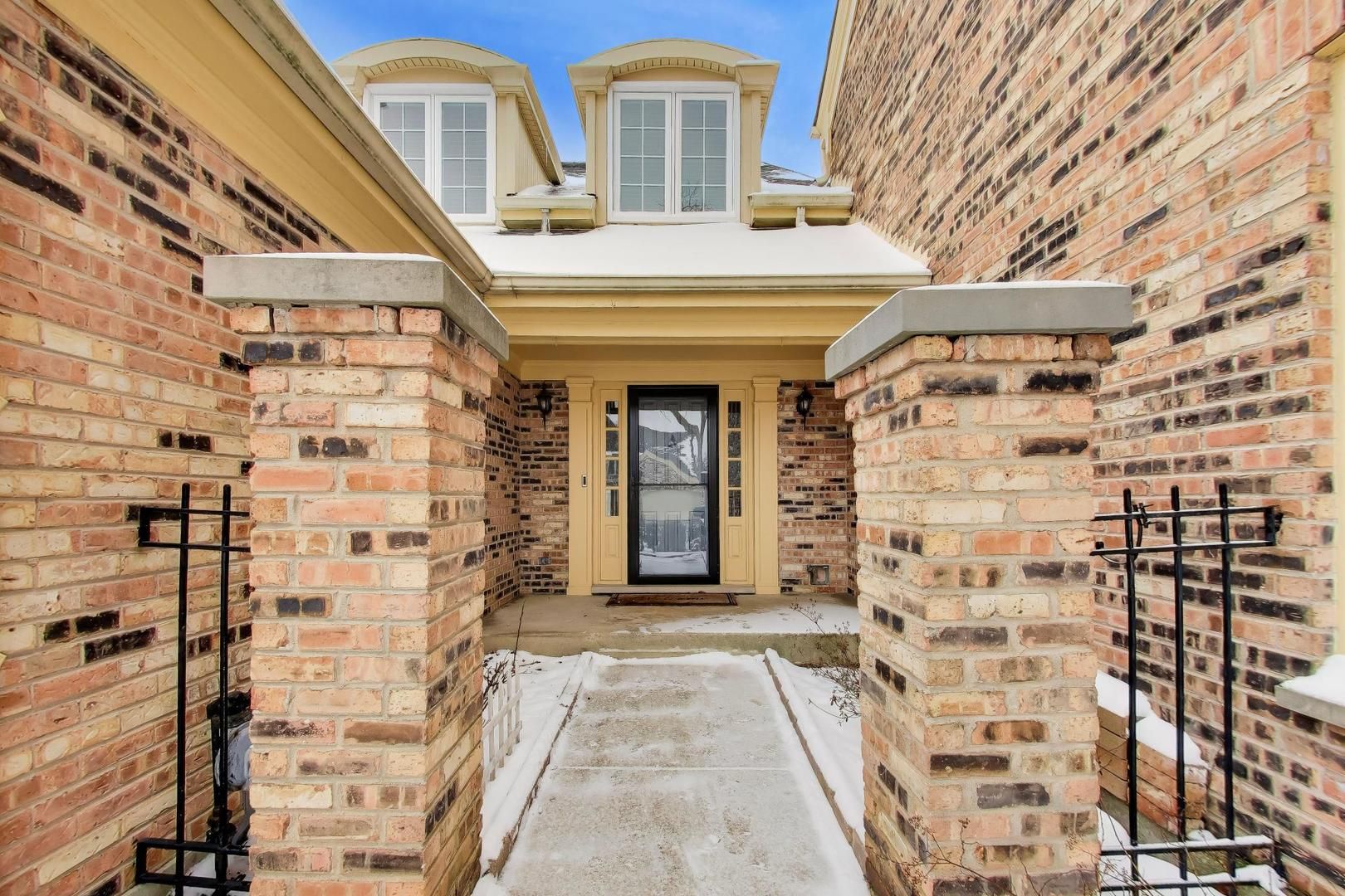 26 The Court Of Island Point — Northbrook, IL 60062