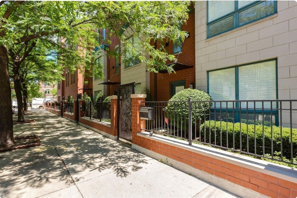 111 Aberdeen Street, Chicago, IL 60607