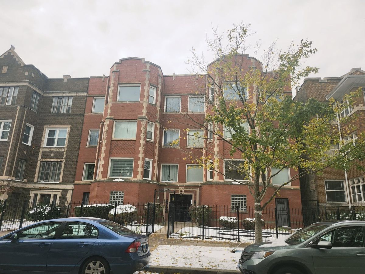 6724 Paxton Avenue, Chicago, IL 60649