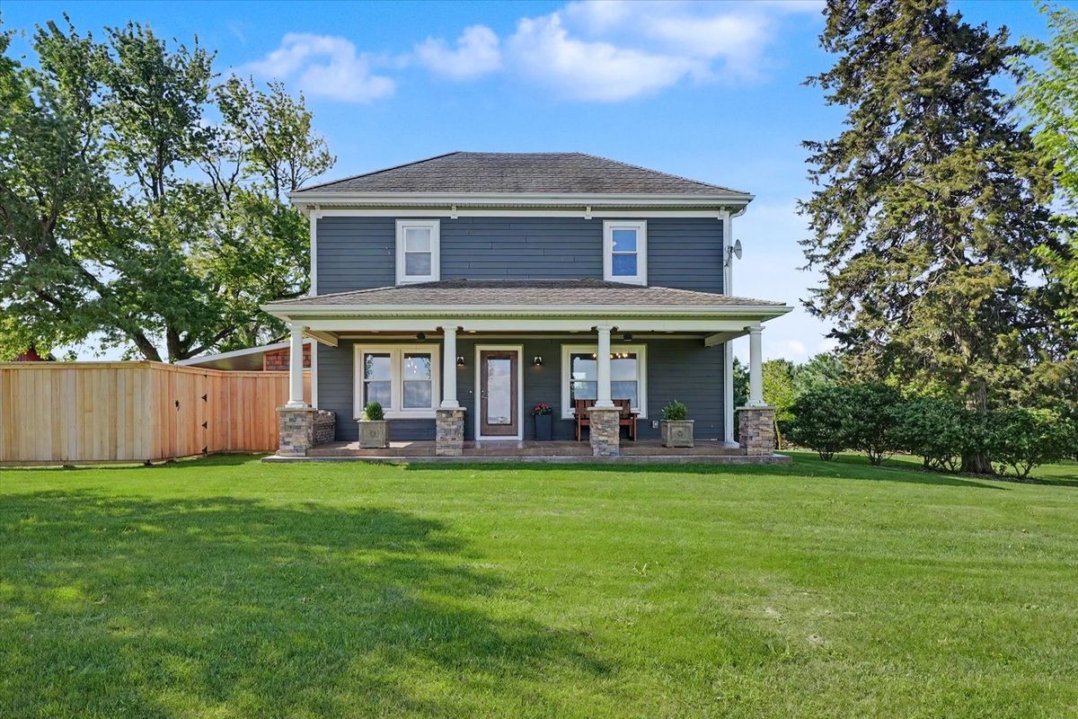 660 N 3000 East Road, Strawn, IL 61775