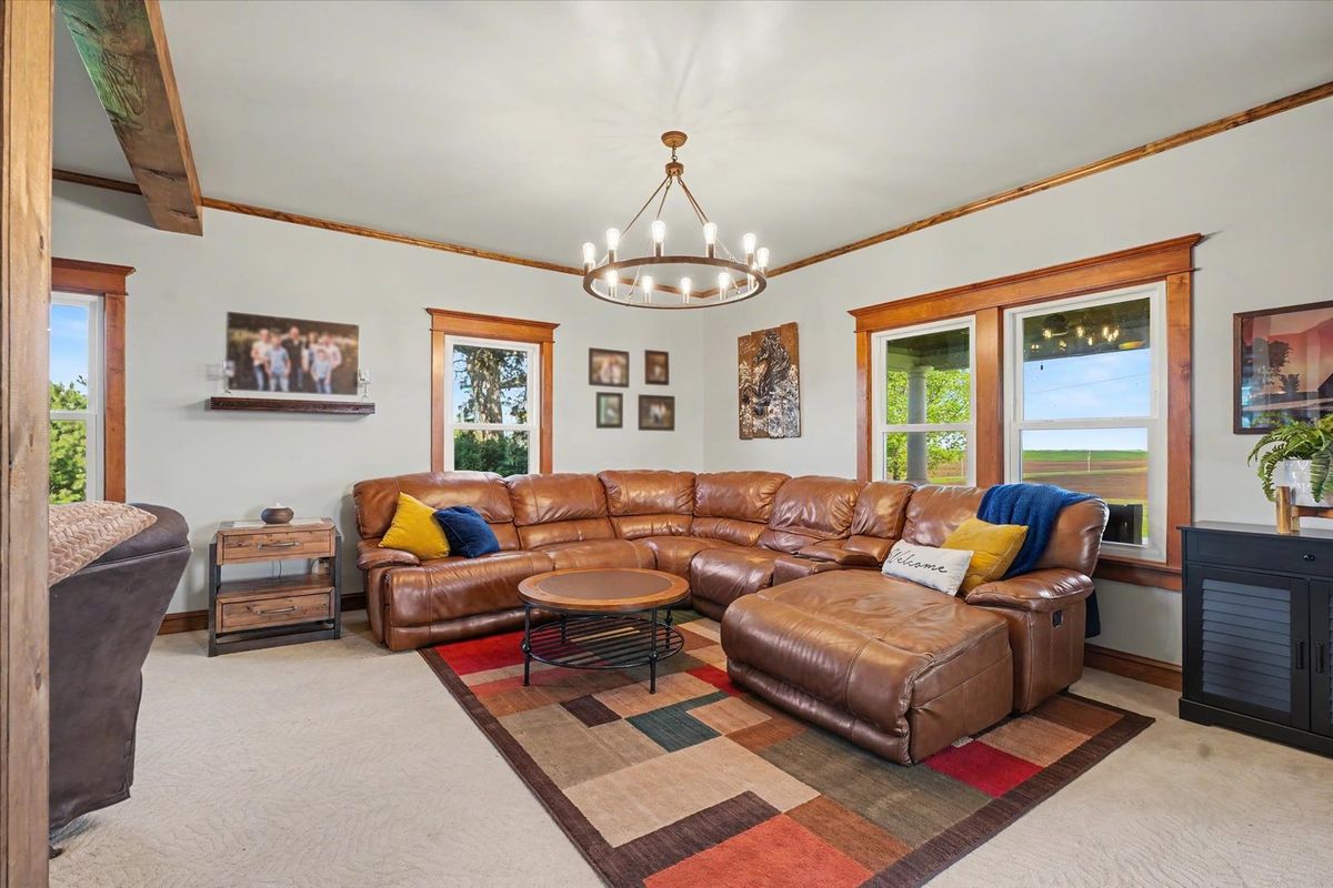 660 N 3000 East Road, Strawn, IL 61775