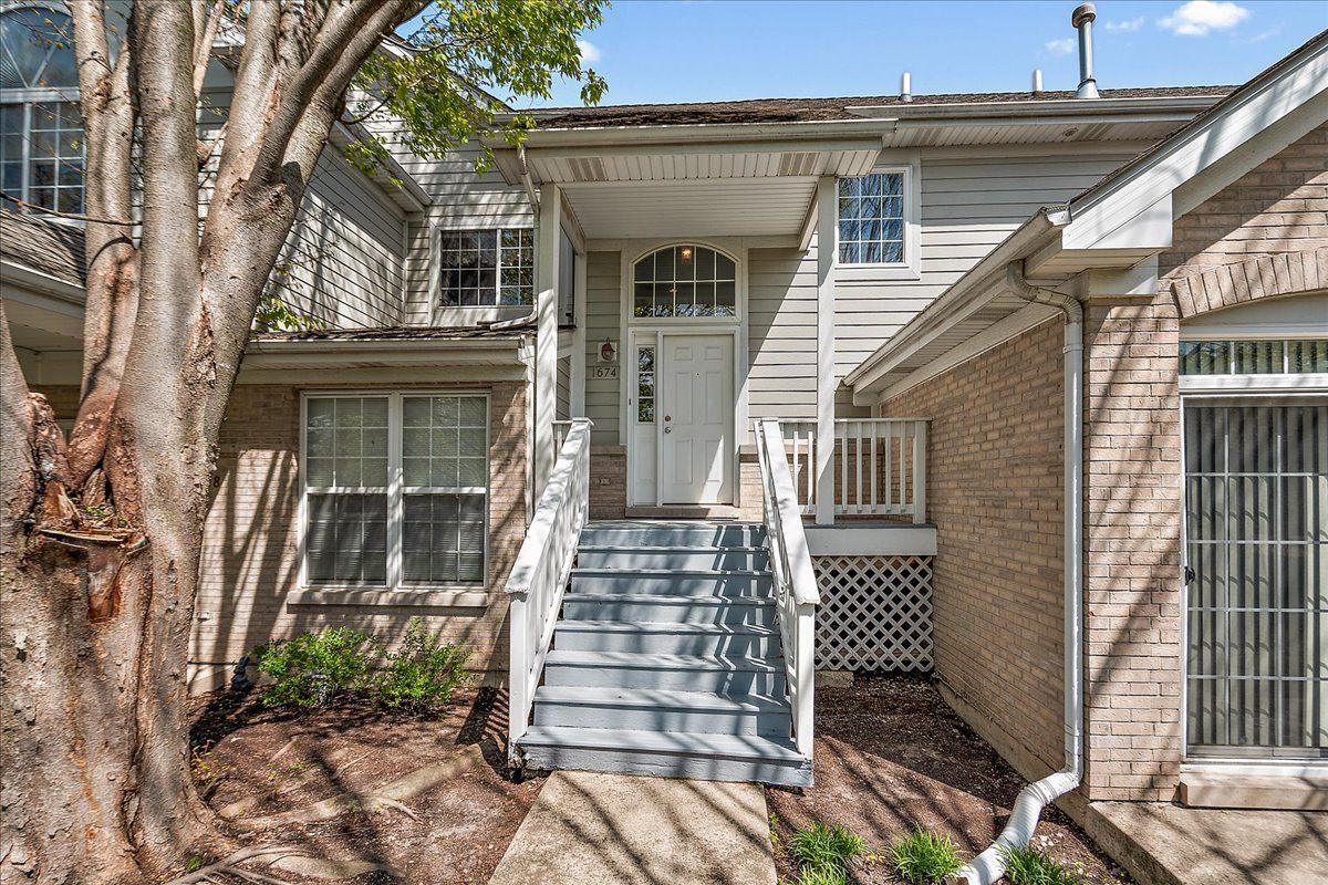 1674 Brightwood Place #1674 — Aurora, IL 60506