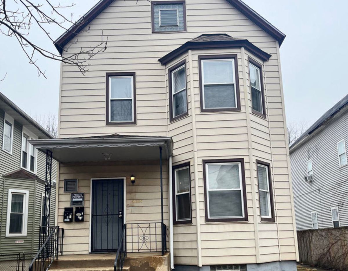 8329 Burnham Avenue, Chicago, IL 60617