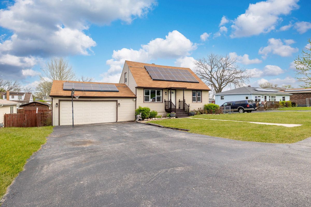 8820 W 85th Place, Justice, IL 60458