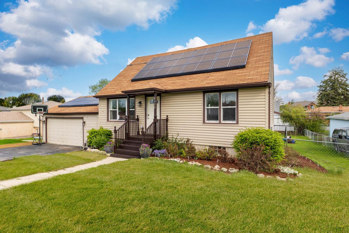 8820 W 85th Place, Justice, IL 60458