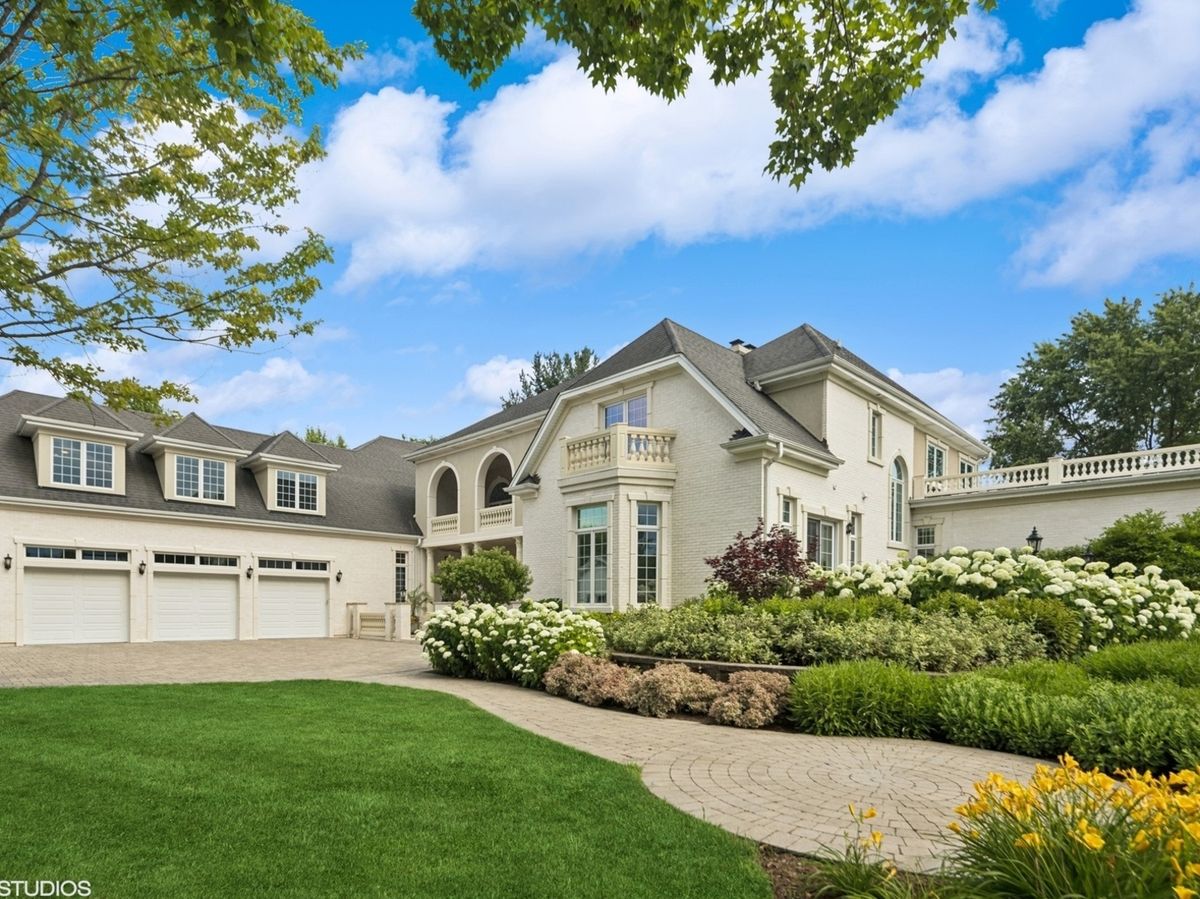 5N113 Burr Road, St. Charles, IL 60175