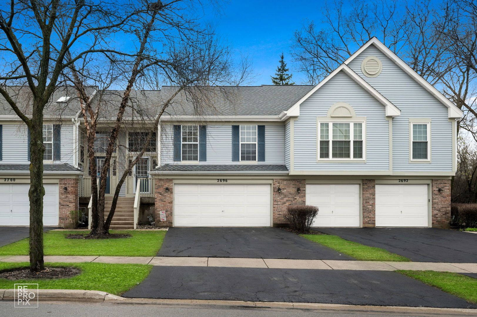 2696 S Embers Lane — Arlington Heights, IL 60005