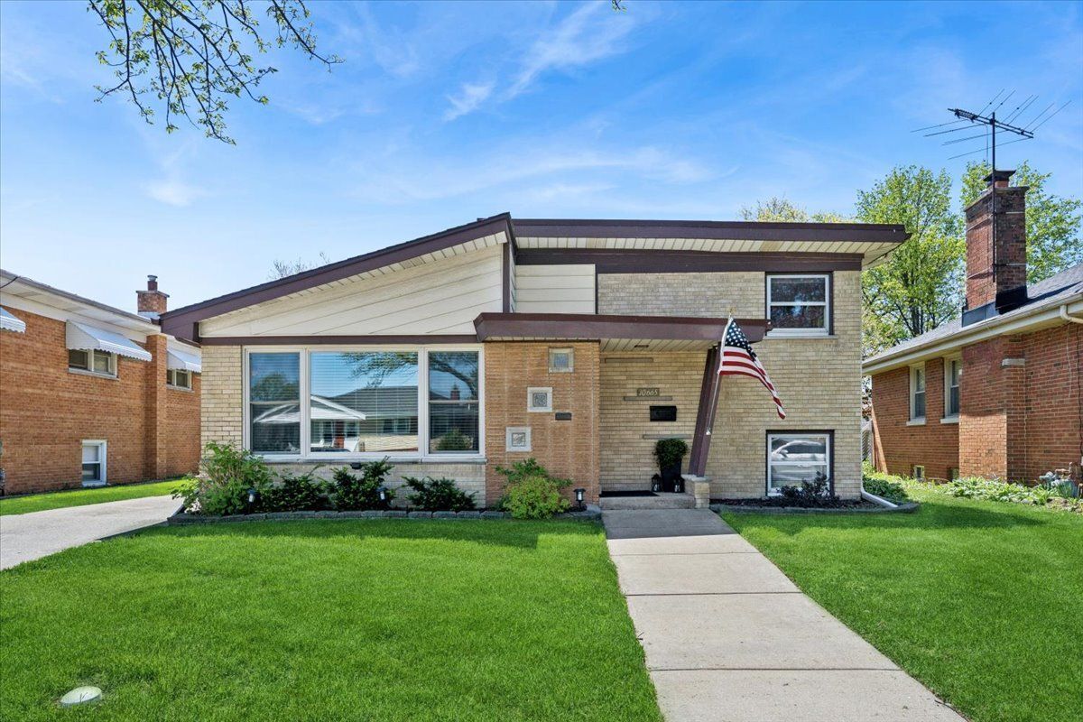 10665 Preston Street, Westchester, IL 60154