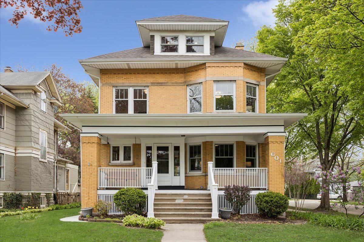 601 S Kenilworth Avenue — Oak Park, IL 60304