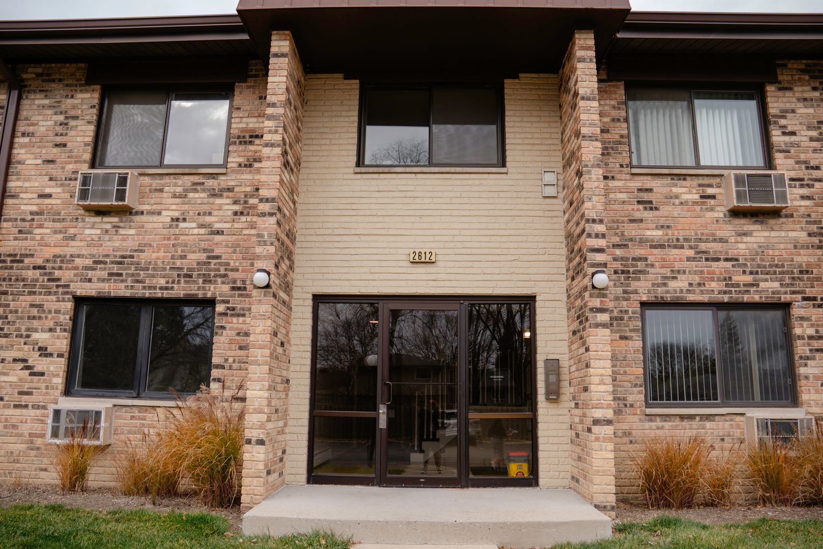 2612 N Windsor Drive #201 — Arlington Heights, IL 60004