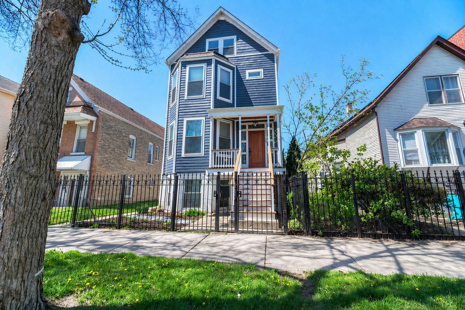 2838 N Hamlin Avenue — Chicago, IL 60618