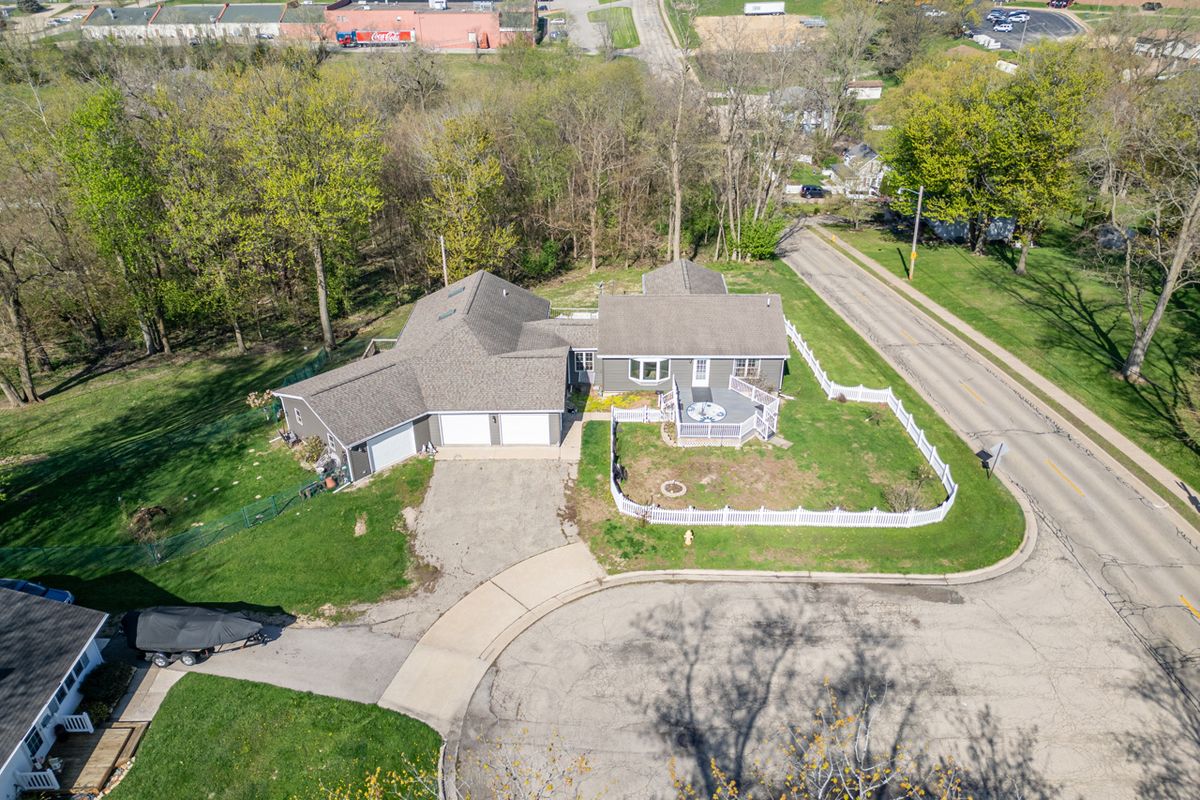 1 IRVINE, Galena, IL 61036