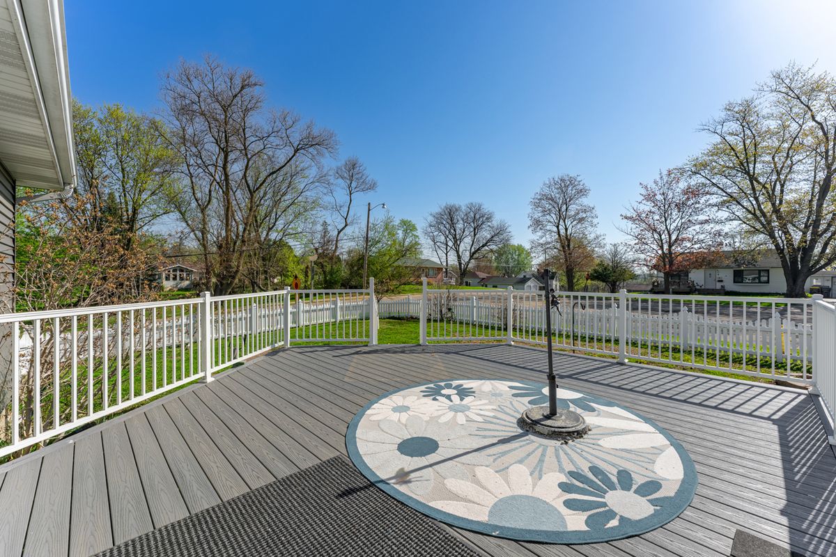 1 IRVINE, Galena, IL 61036