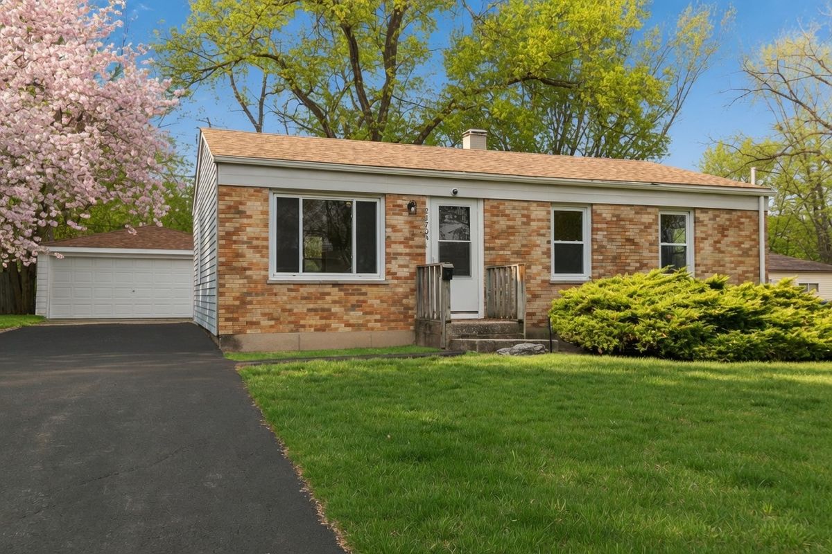 21704 CLYDE Avenue, Sauk Village, IL 60411