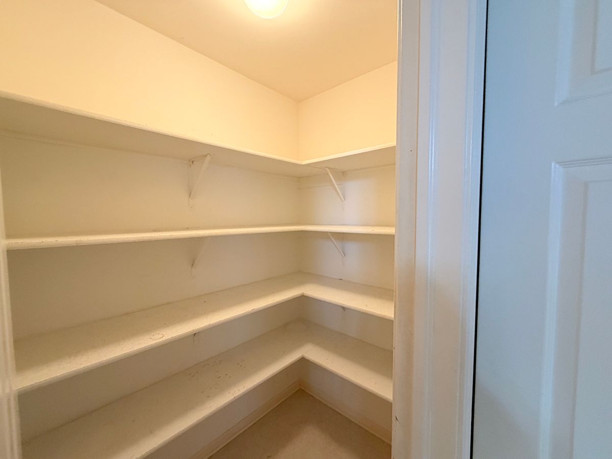281 Governors Lane #281, Elgin, IL 60123