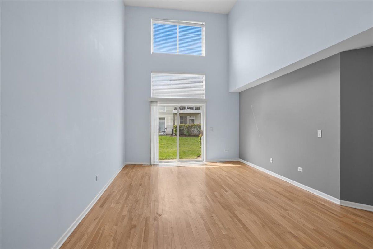 1009 Huntington Drive, Elk Grove Village, IL 60007