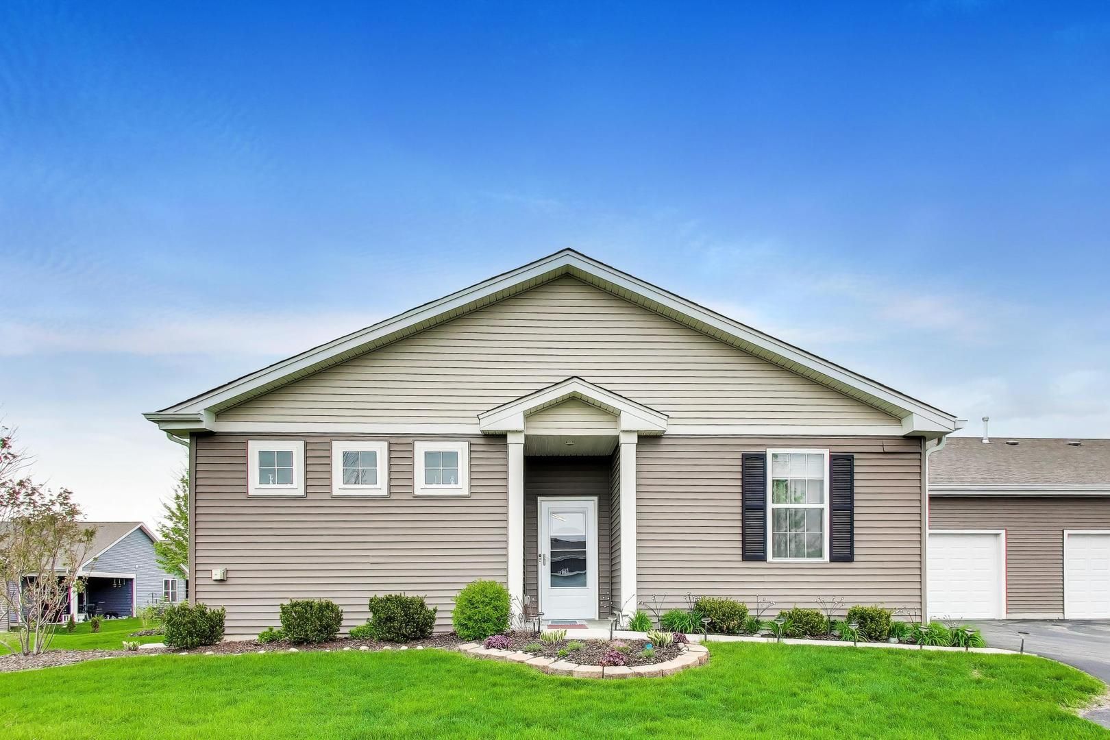 6328 Maple Glen Drive — Wonder Lake, IL 60097