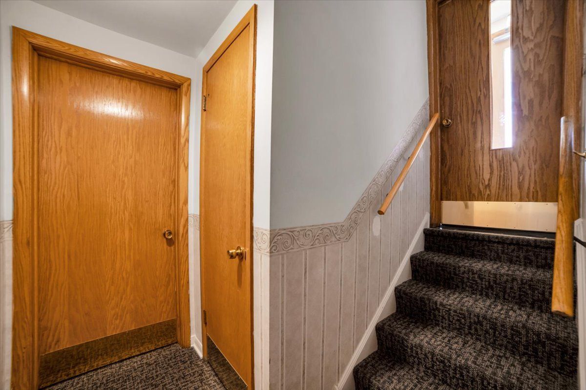 2257 Des Plaines Avenue #1NE, North Riverside, IL 60546