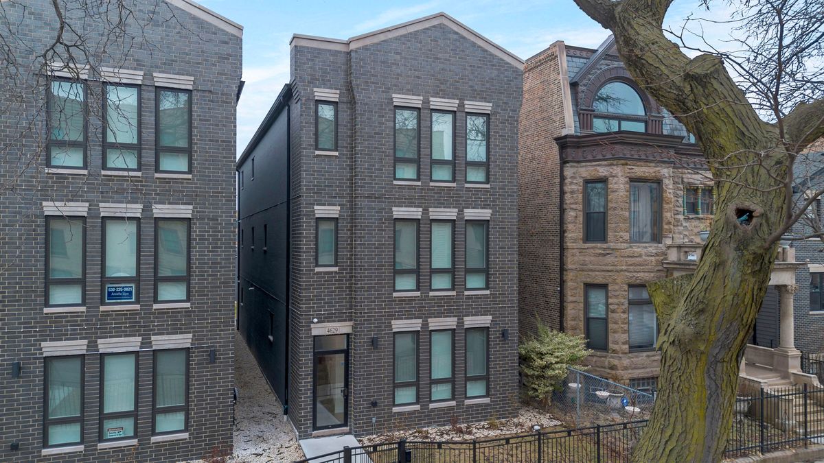 4629 Michigan Avenue, Chicago, IL 60653