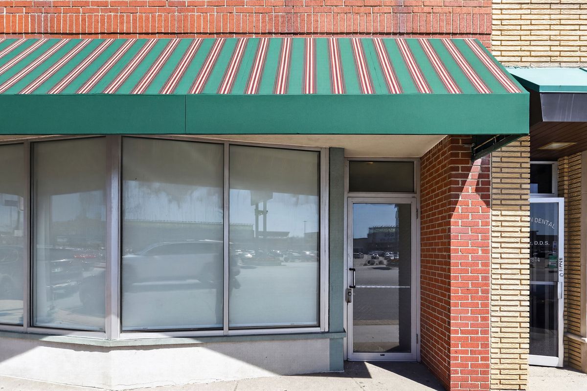 7036 Cermak Road, Berwyn, IL 60402