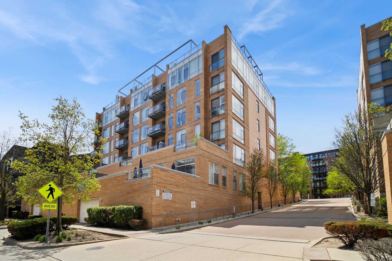 1720 Oak Avenue #711 — Evanston, IL 60201