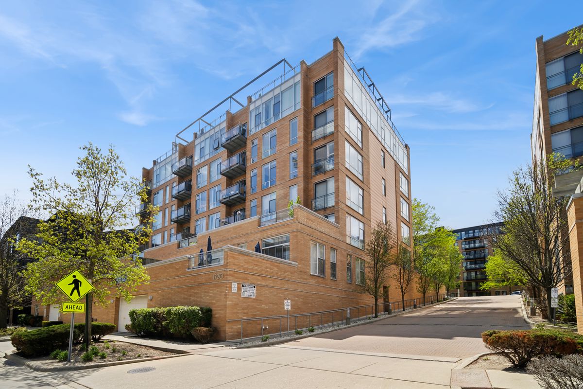 1720 Oak Avenue, Evanston, IL 60201