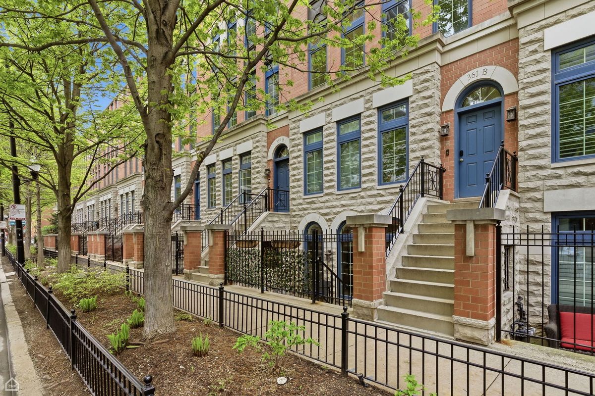 361 Superior Street, Chicago, IL 60654