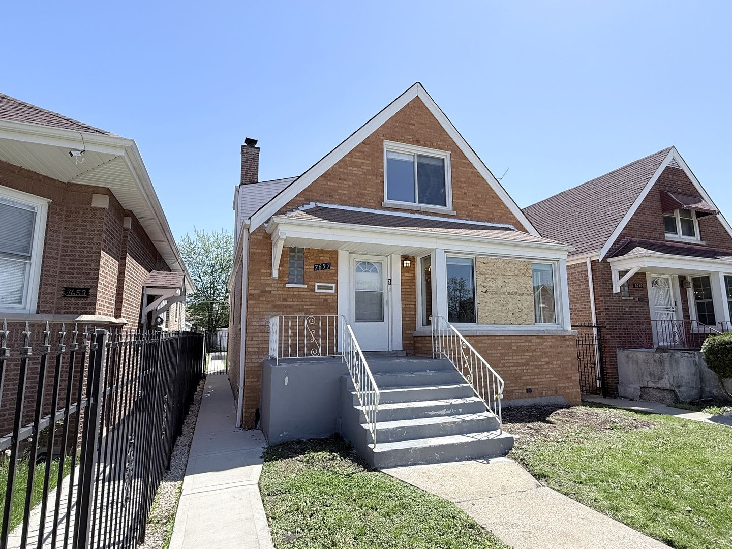 7657 S Wolcott Avenue — Chicago, IL 60620