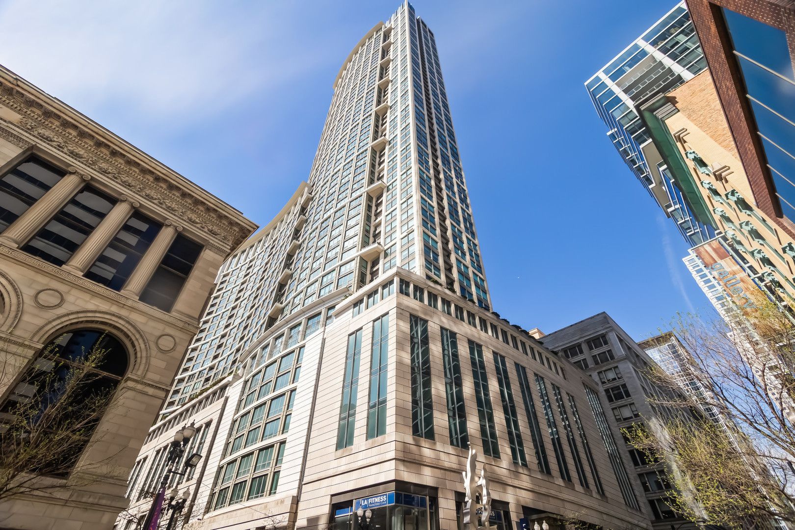 130 N Garland Court #1206 — Chicago, IL 60603
