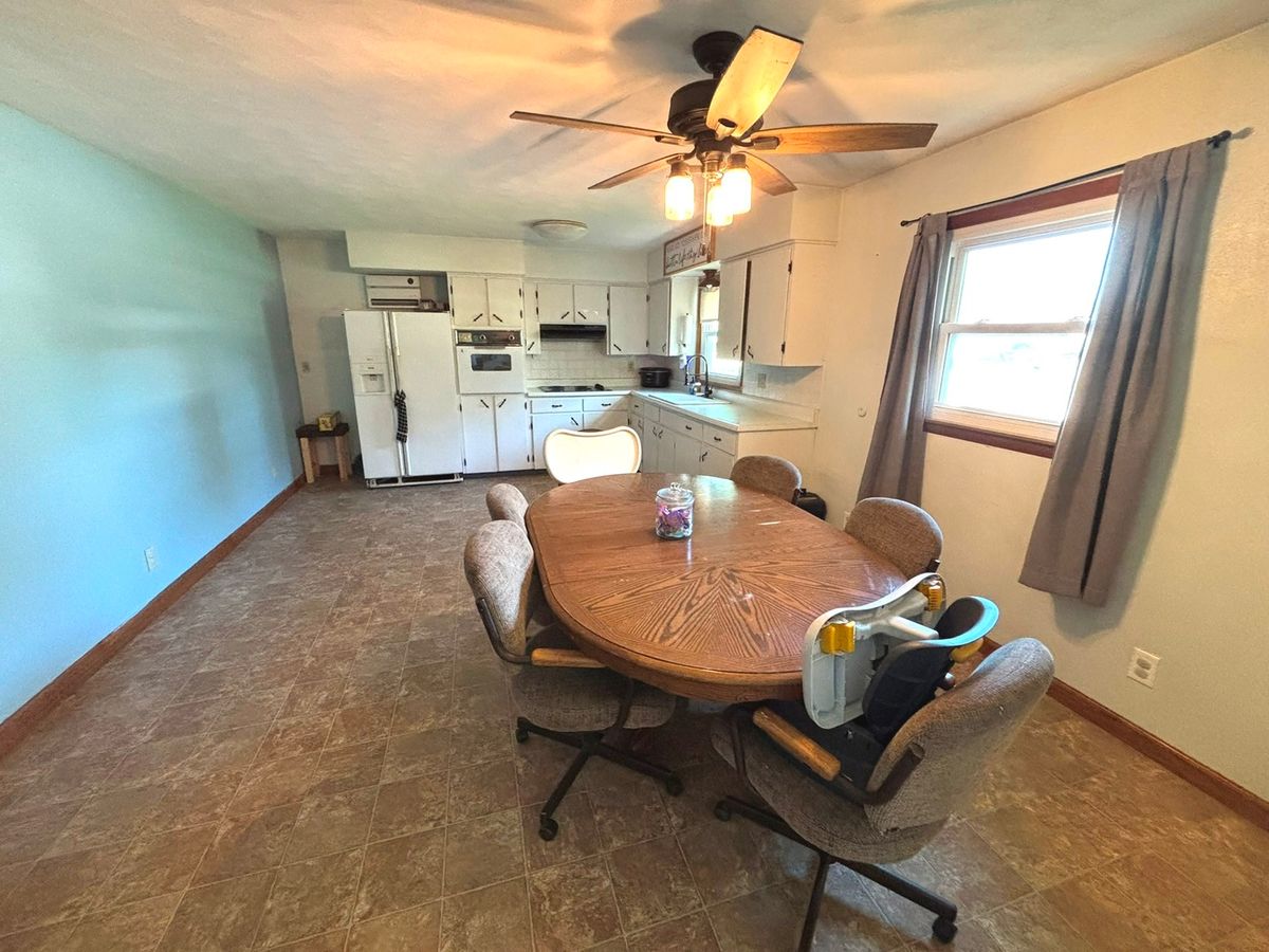 701 Boyd Avenue, Iuka, IL 62849