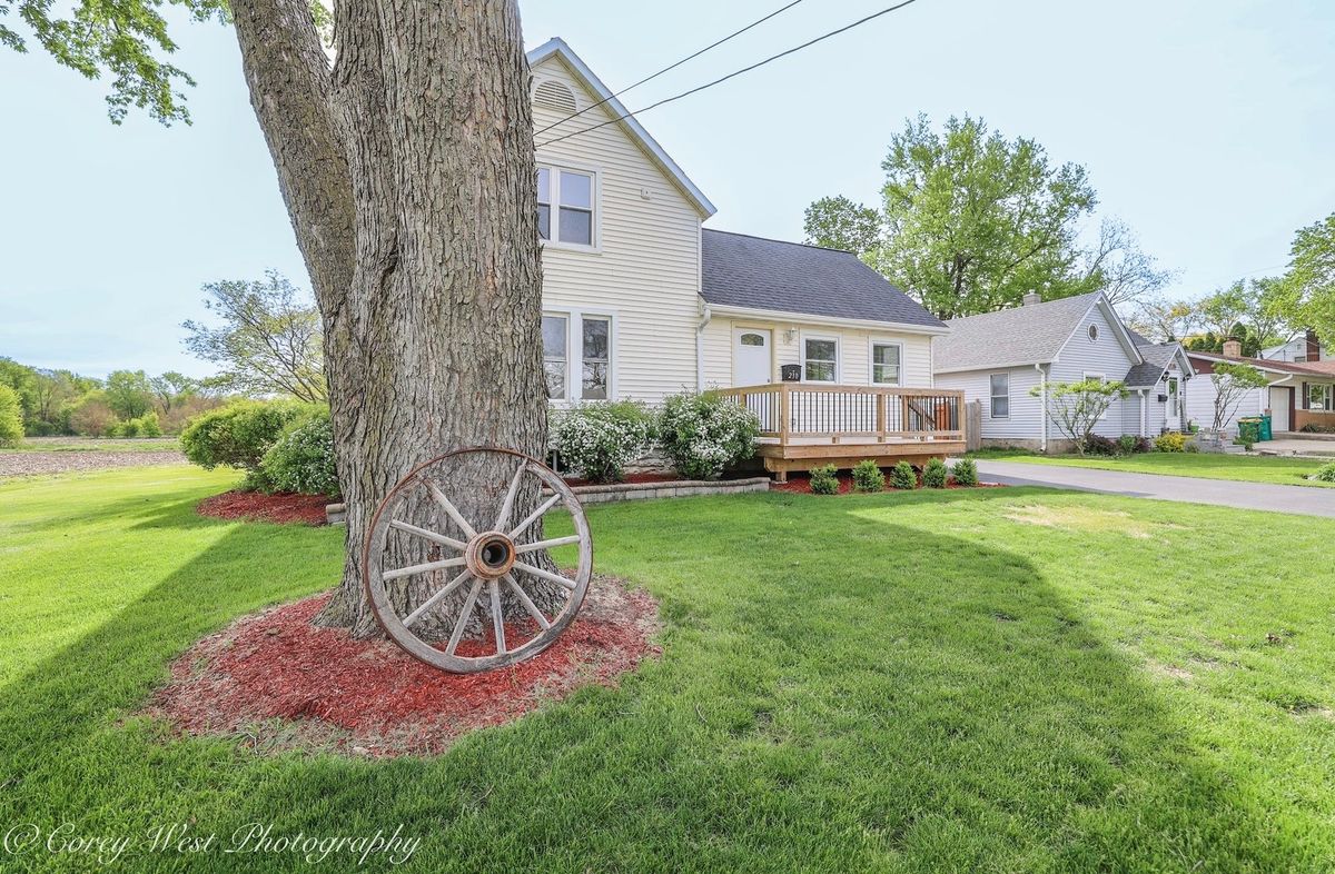 230 Sabin Street, Sycamore, IL 60178