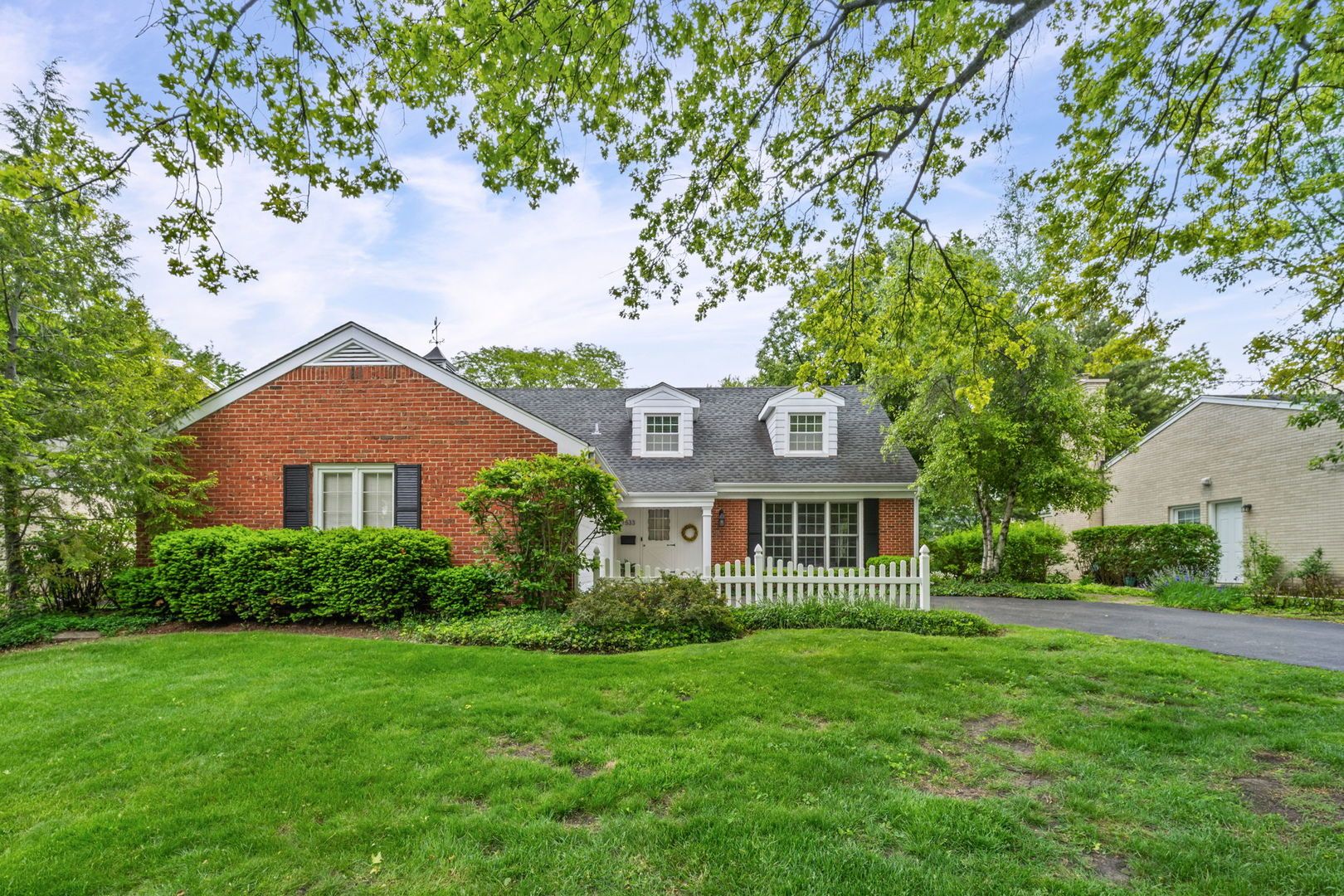 1533 N Belmont Avenue — Arlington Heights, IL 60004