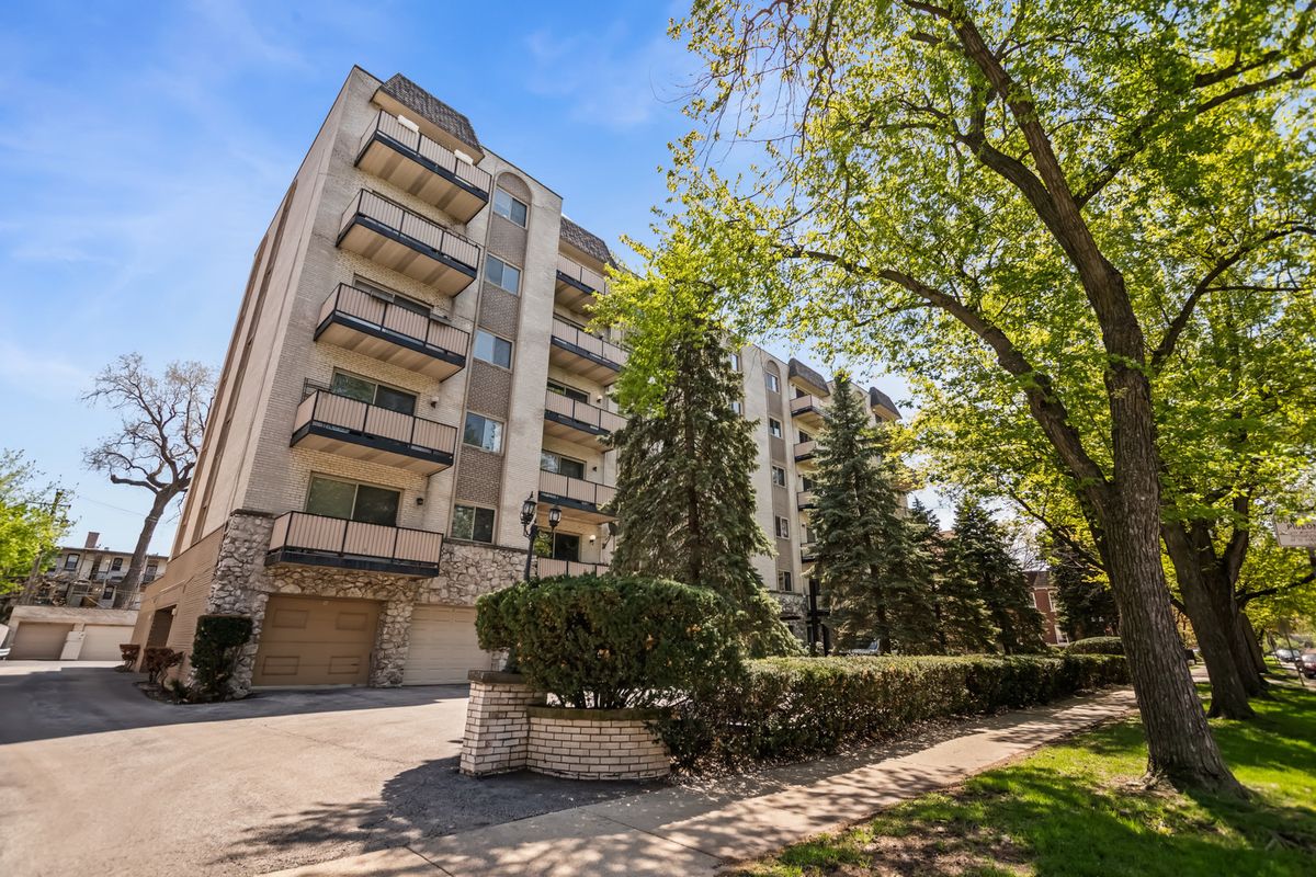 4125 Keystone Avenue, Chicago, IL 60641